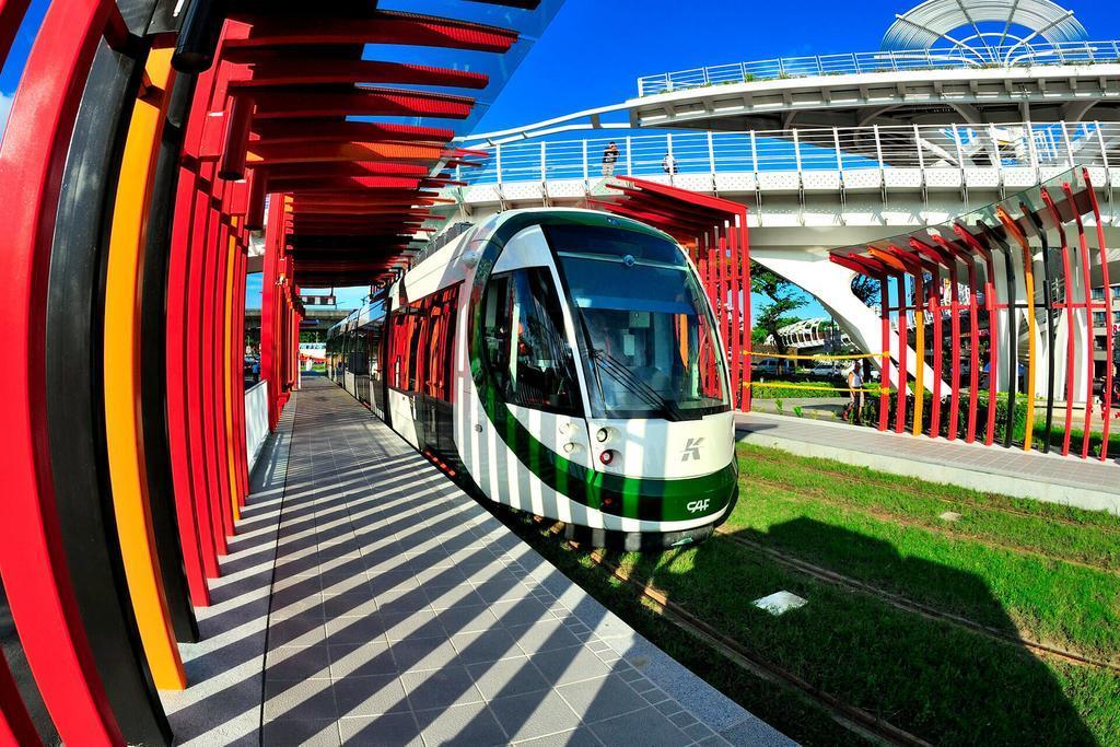麗登汽車旅館 Kaohsiung Luaran gambar